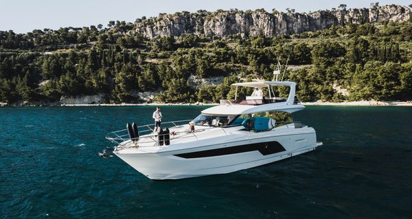 Prestige 590 Fly (2022)
