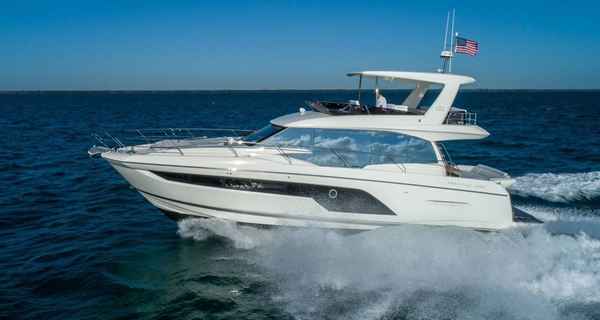 Prestige 590 Fly (2022)