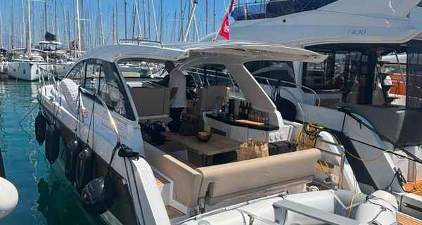 Sealine S335 (2026)