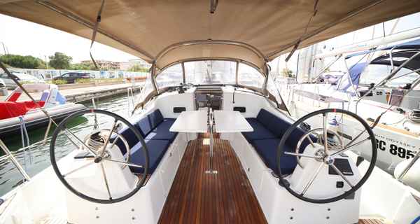 Sun Odyssey 380 (2023)