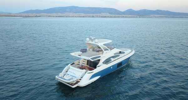 Azimut 64 Fly (2013)