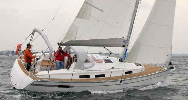 Bavaria Cruiser 32 (2012)