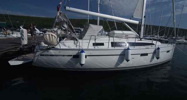 Bavaria Cruiser 37 (2015)