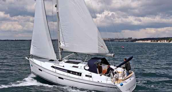 Bavaria Cruiser 37 (2014)