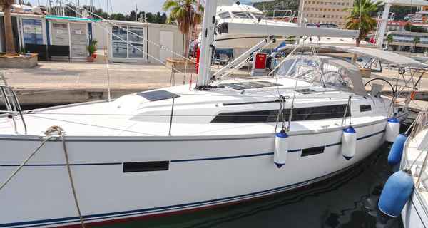 Bavaria Cruiser 37 (2020)