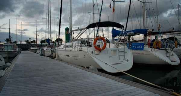 Beneteau 37 (2006)