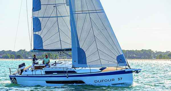 Dufour 37 (2024)