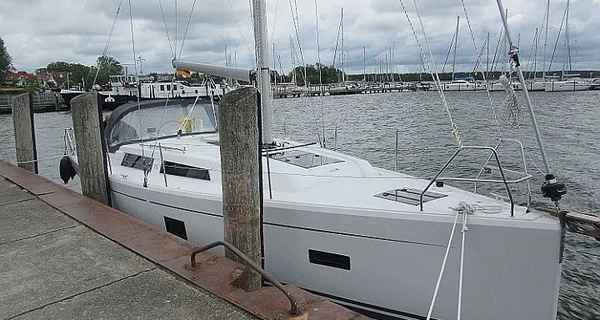 Hanse 388 (2022)