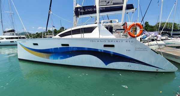 Island Spirit 410 (2022)