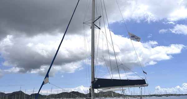 Lagoon 42 (2016)