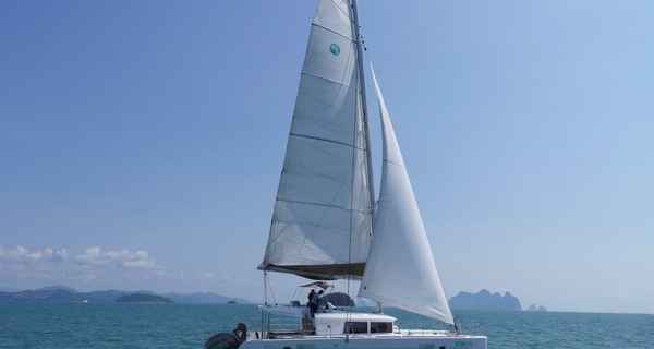 Lagoon 450 F (2014)