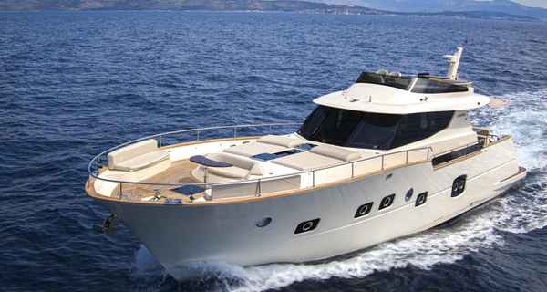 Monachus 70 Fly (2022)