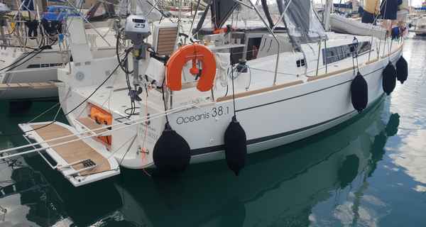 Oceanis 38.1 (2021)