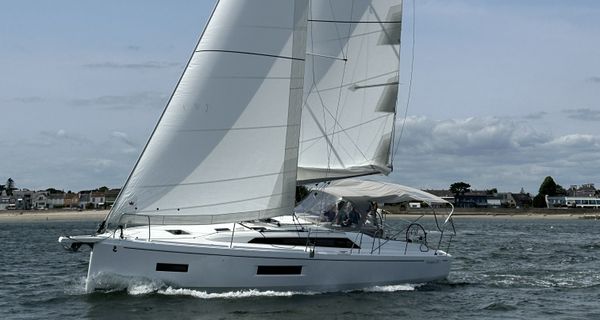 Oceanis 37.1 (2024)