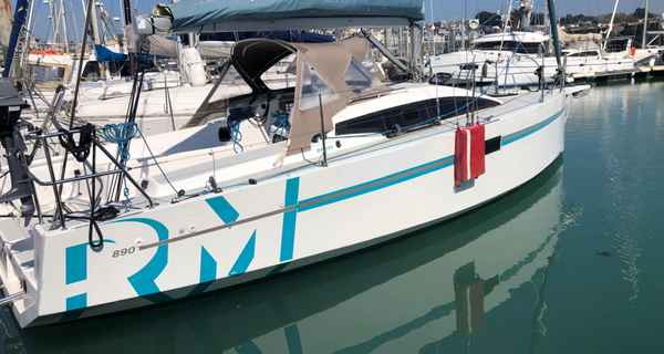 RM 890 (2016)