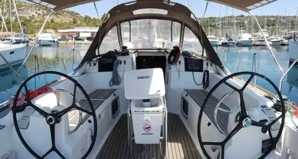Sun Odyssey 379 (2012)