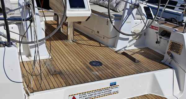 Bavaria Cruiser 37 (2015)