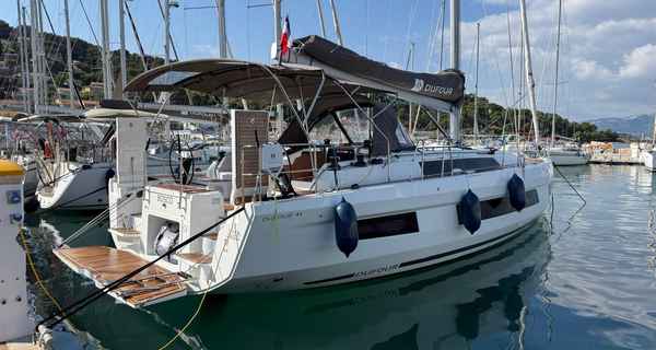 Dufour 44 (2025)