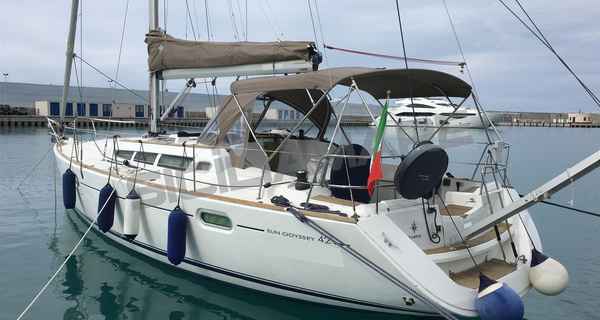 Sun Odyssey 42i (2009)