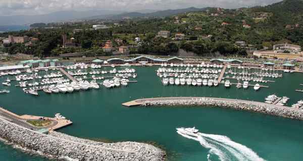 Location Bateaux à moteur Marina di Varazze
