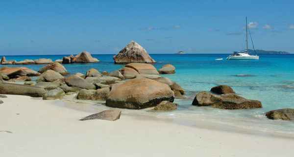 Yacht charter Praslin
