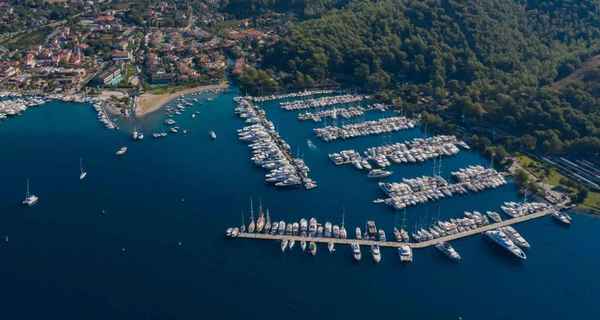 Yacht charter D-Marin Göcek Marina