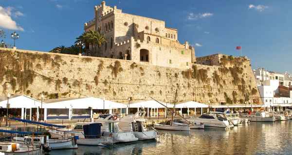Katamaran mieten Ciutadella