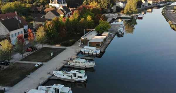 Noleggio Catamarano a Motore Saint Léger-sur-Dheune