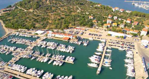 Czarter jachtów Marina Hramina