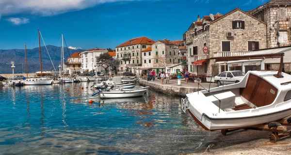 Halbstarres Boot mieten Brac