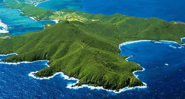 Yacht charter Canouan