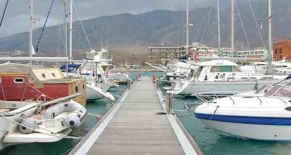 Kreuzfahrten Orikum Marina