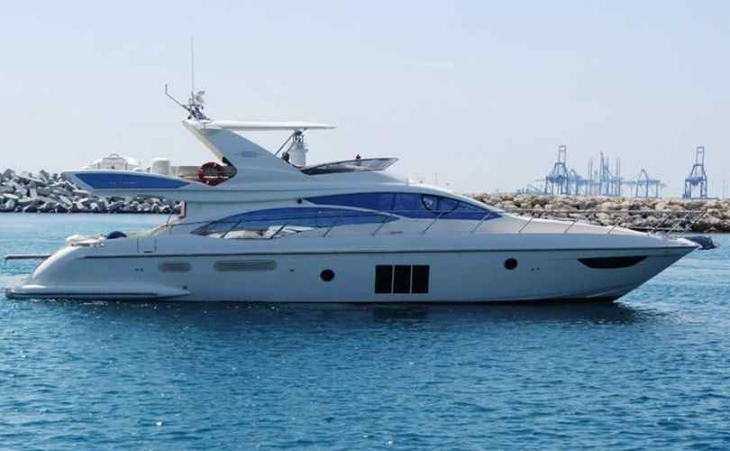 Photo Azimut 58 (2010)