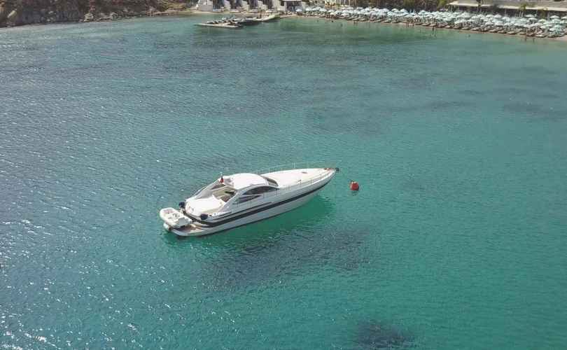 Pershing 52