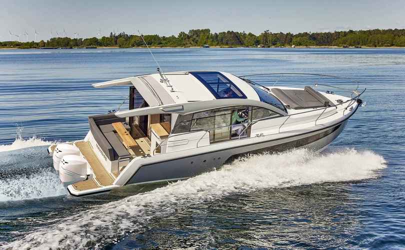 Sealine S335