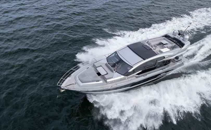 Galeon 700 Skydeck