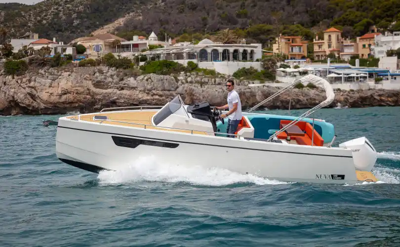 Photo Nuva M8 Cabin (2026)