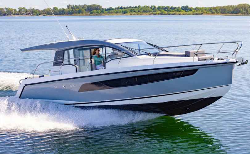 Sealine C335