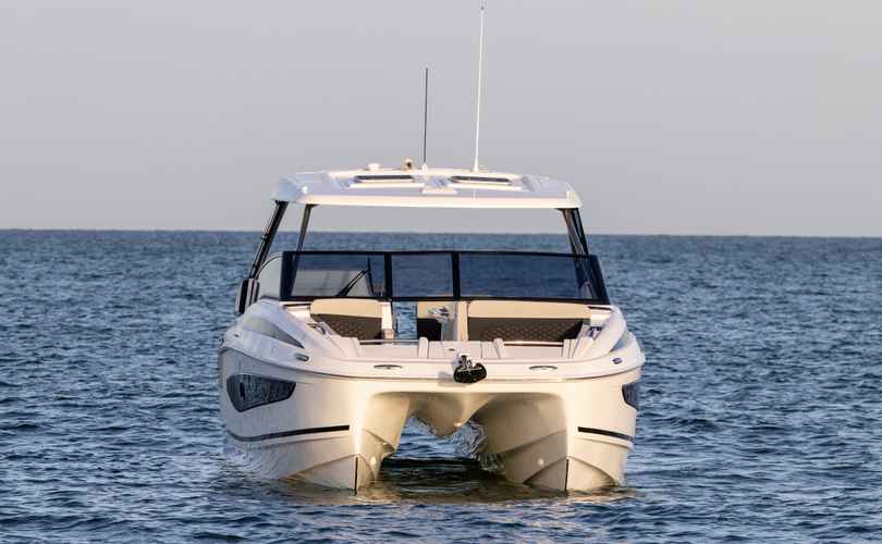 Aquila 32 Sport