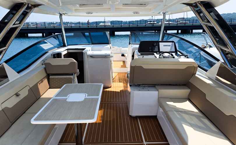 Aquila 32 Sport
