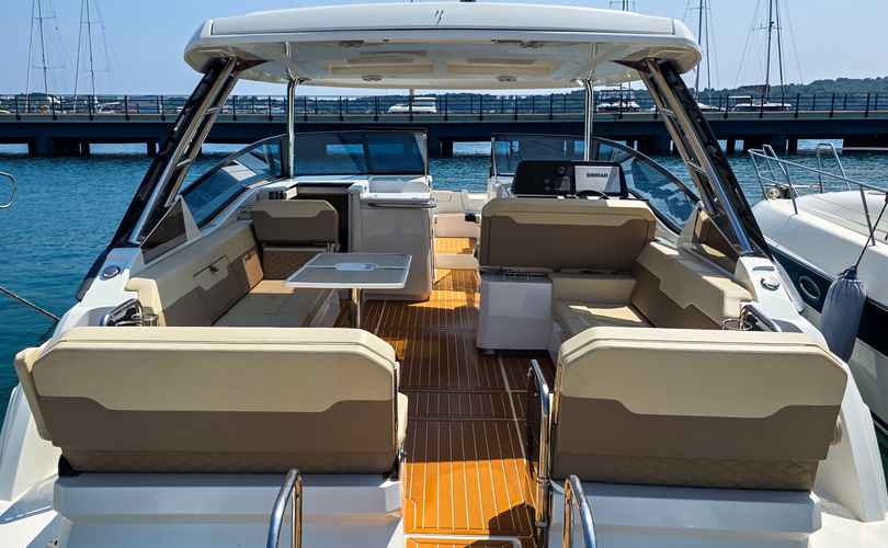 Aquila 32 Sport