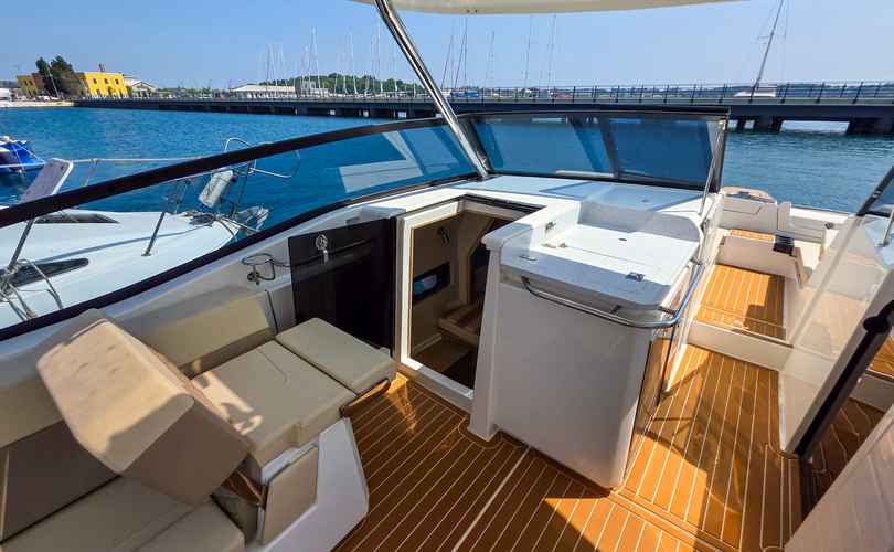 Aquila 32 Sport