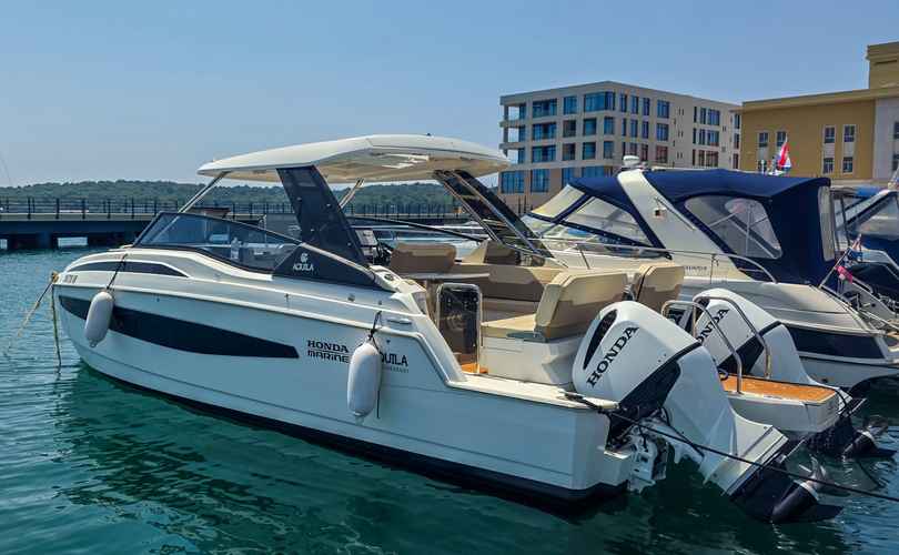 Aquila 32 Sport