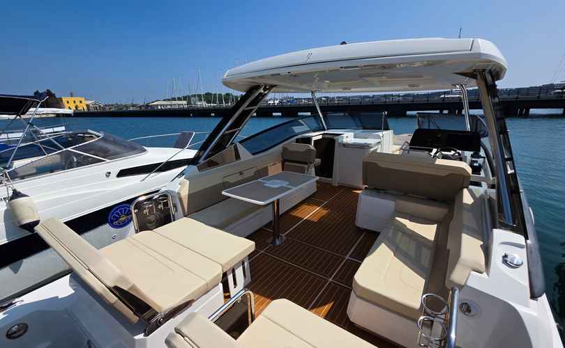 Aquila 32 Sport
