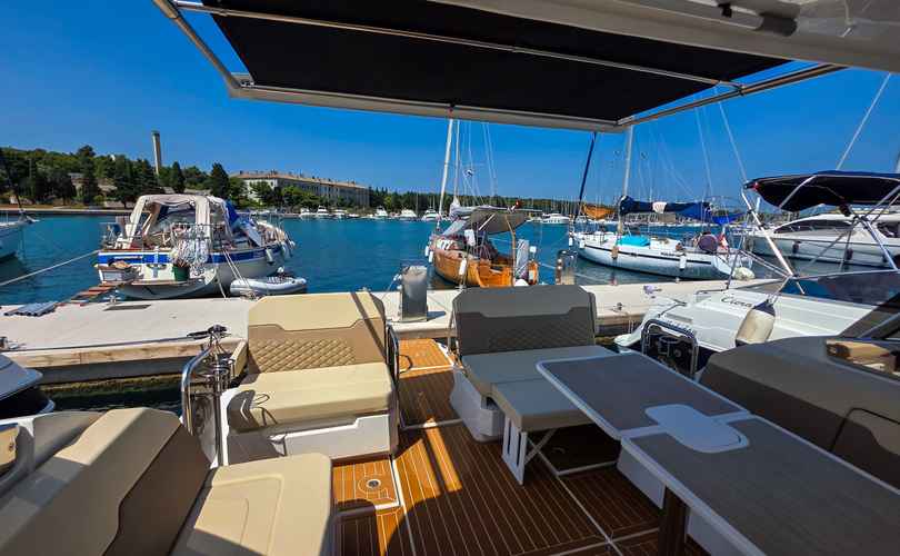 Aquila 32 Sport