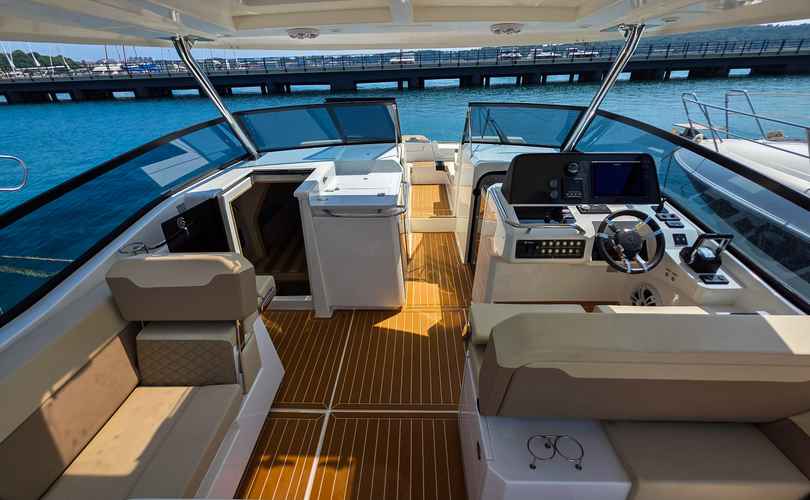 Aquila 32 Sport
