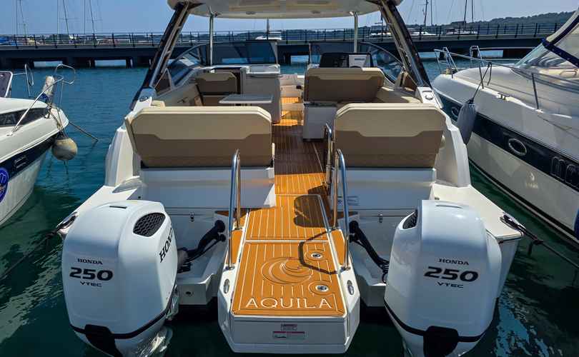 Aquila 32 Sport