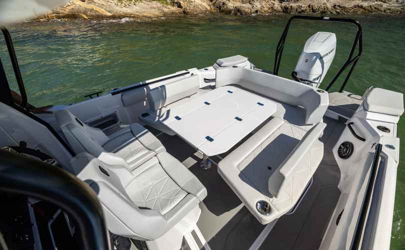 Axopar 29 XC Cross Cabin