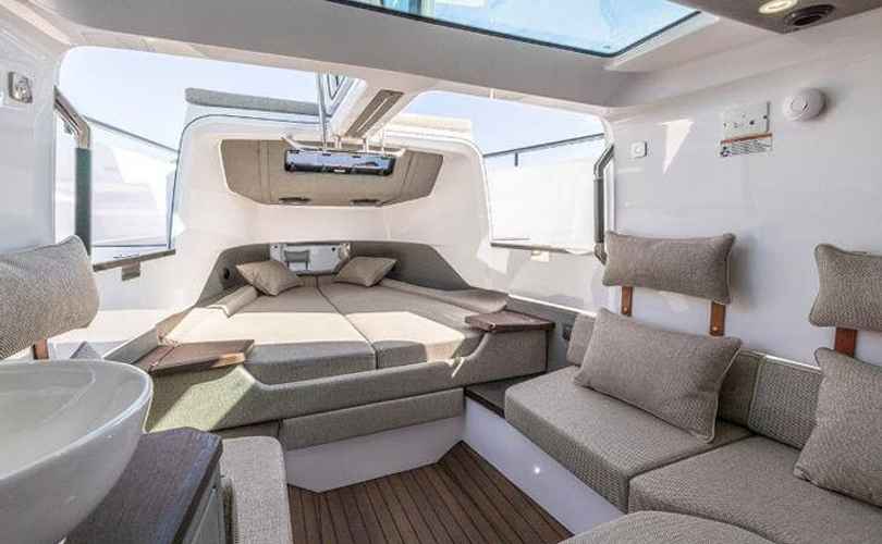 Photo Axopar 37 Sun Top (2023)