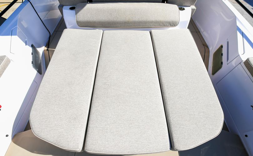 Photo Axopar 37 Sun Top (2023)
